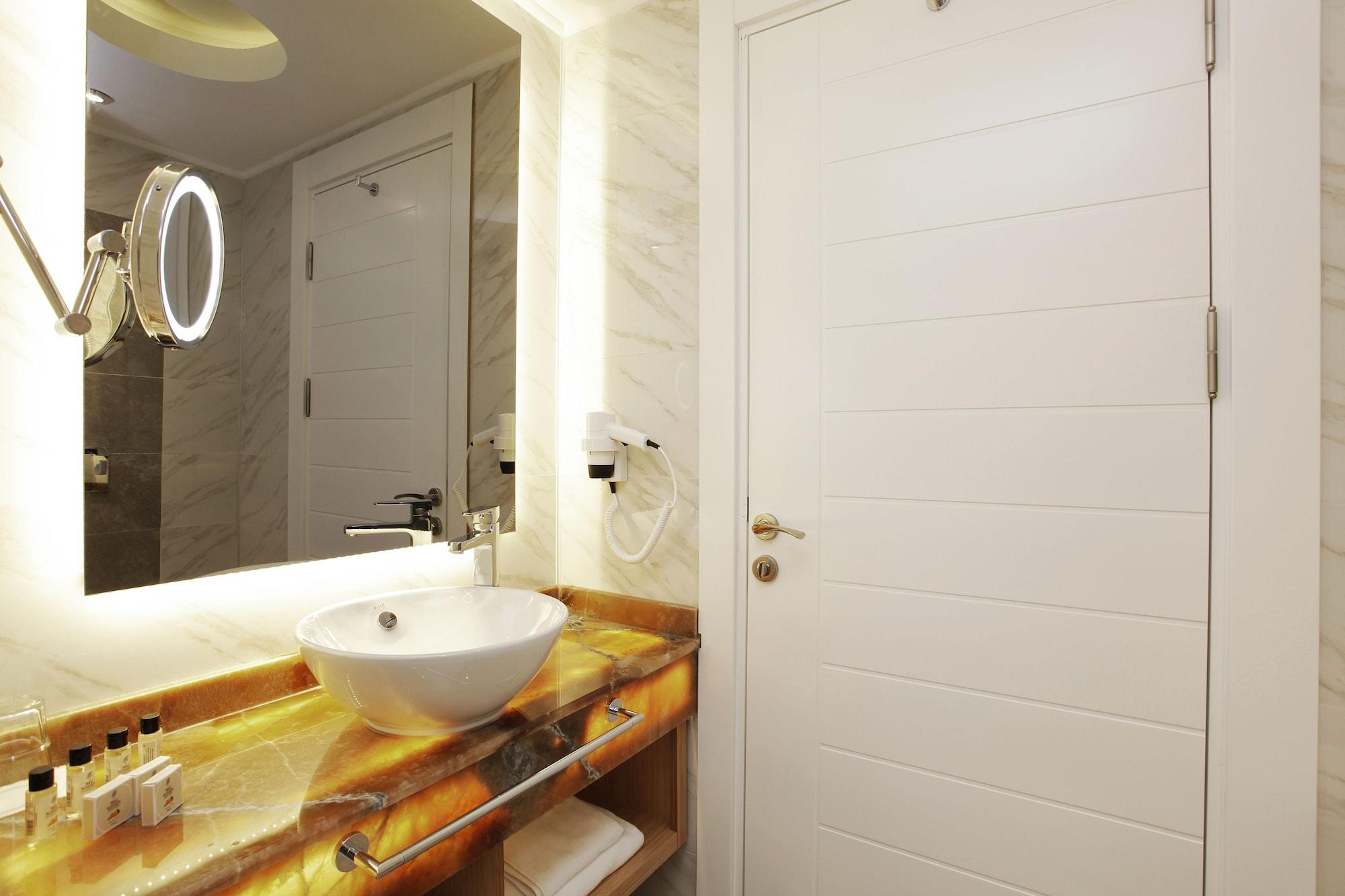 Kleopatra Suit Hotel (Adults Only) Alanya Esterno foto